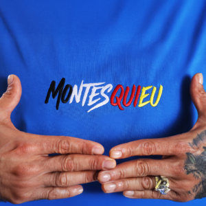 T-Shirt: Montesquieu Signature Blue
